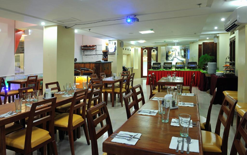 Wellcome Hotel Cebu Exterior photo